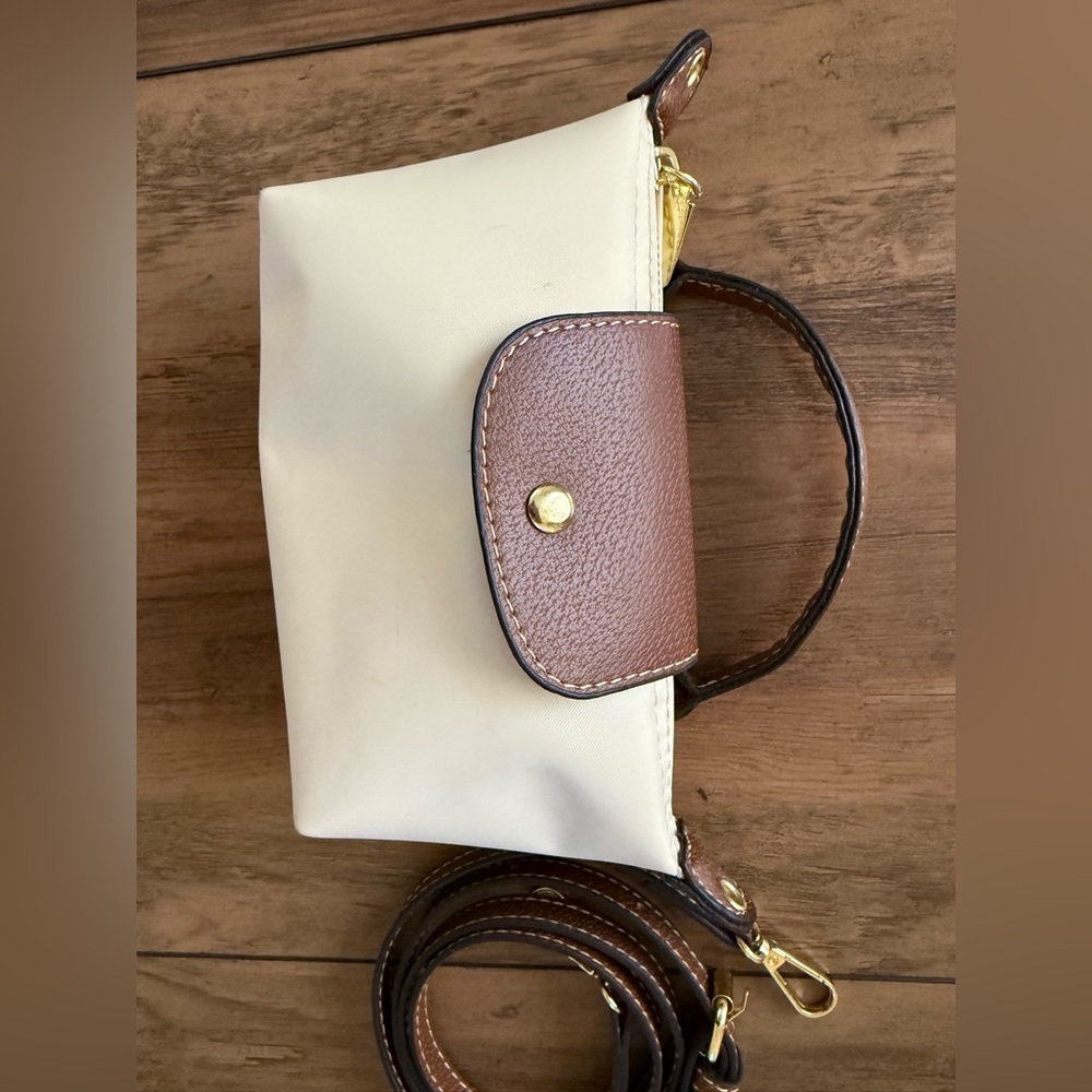 Women Pretty Bag - Picture 2 of 7